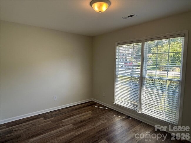 Building Photo - 3660 Lake Spring Ave NW