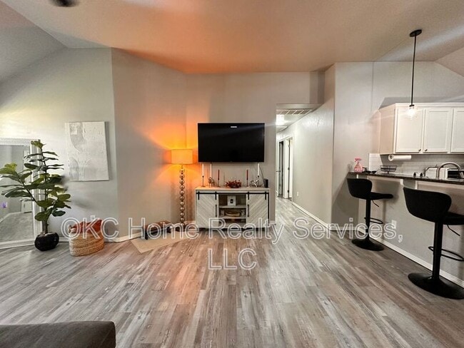 Building Photo - 4122 Bonaparte Blvd