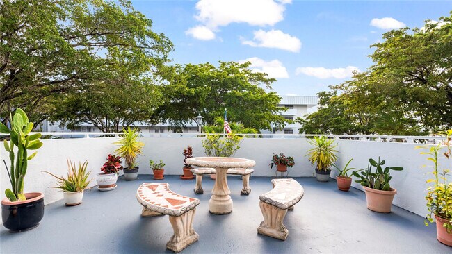 Building Photo - 3725 NE 169th St