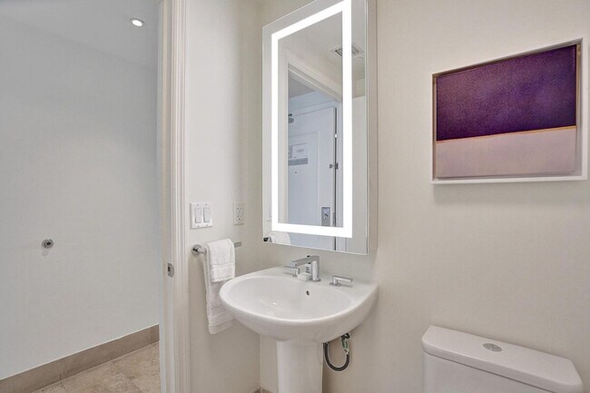 Building Photo - 4441 Collins Ave
