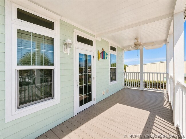 Building Photo - 252 NE Ebbtide Way