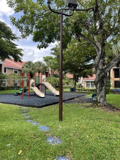 Building Photo - 10500 SW 155th Ct