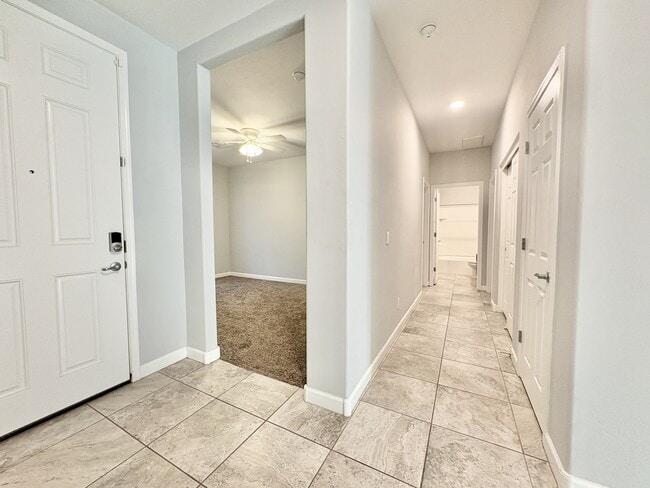 Building Photo - 9383 W Desert Bighorn Trail