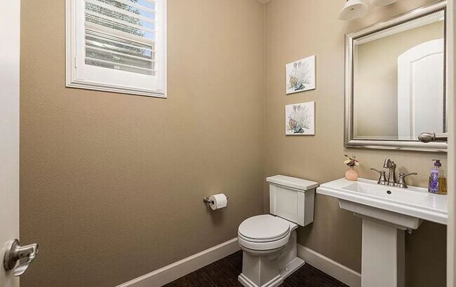 Building Photo - $4195.00 - Gorgeous and Ready for Move-In! Spacious 4 Br / 2.5 Ba in South Gilroy