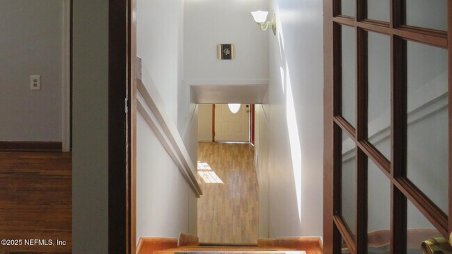 Building Photo - 1609 W 13th St