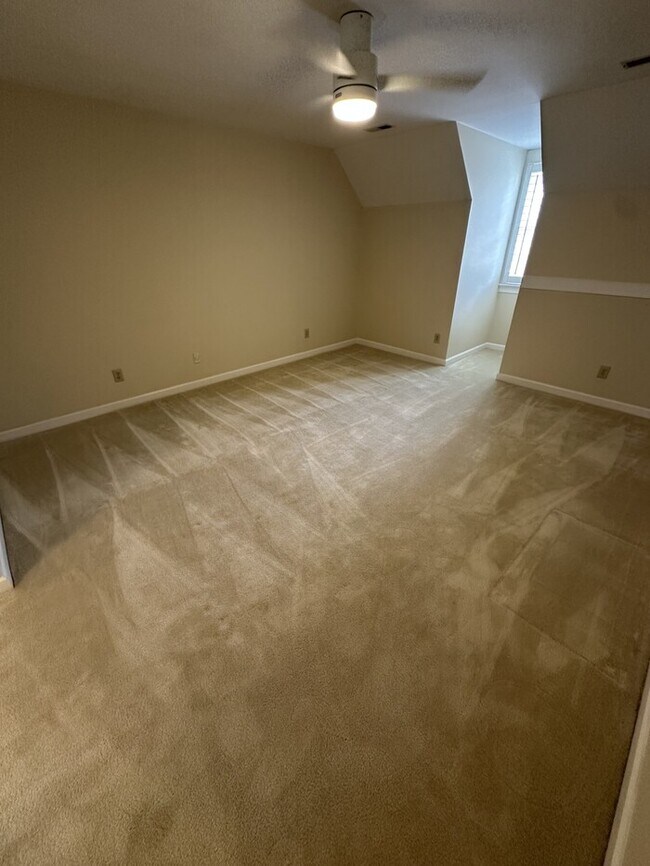 Building Photo - 609 Crabbery Ln