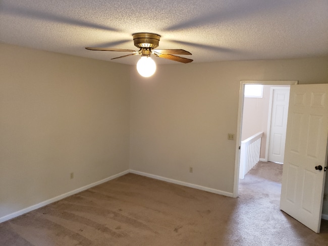 Building Photo - 155 Candlebrook Dr