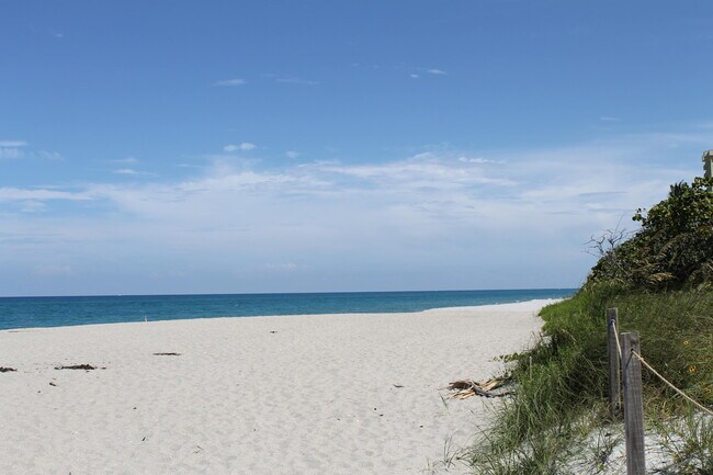 Building Photo - 1120 Ocean Dunes Cir