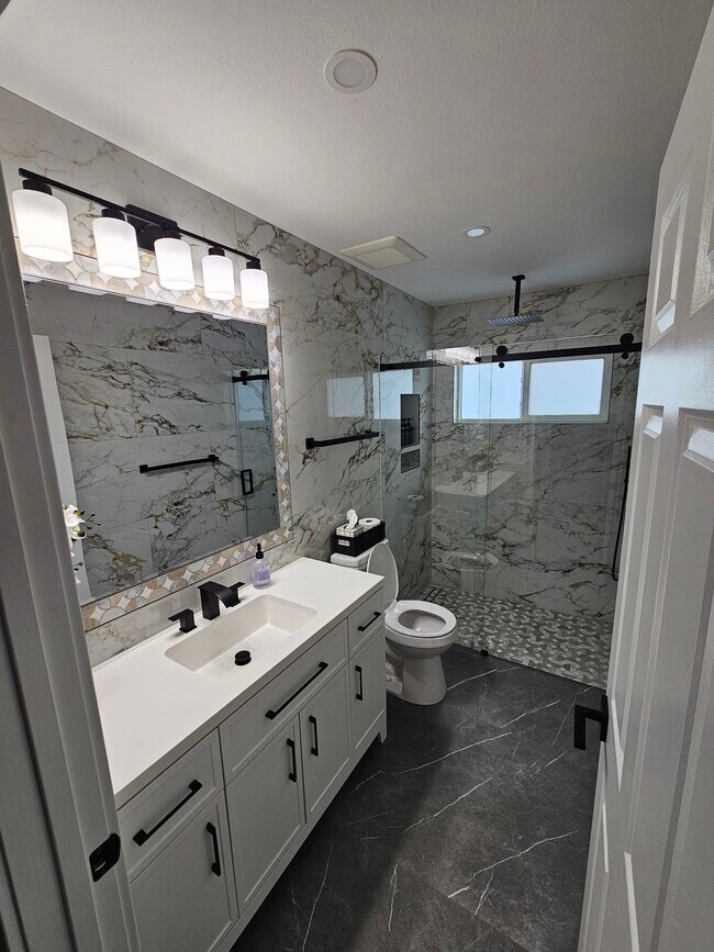 Building Photo - 8797 Rose Way