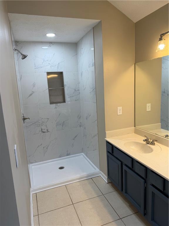 Building Photo - 2500 Foxglove Dr SW