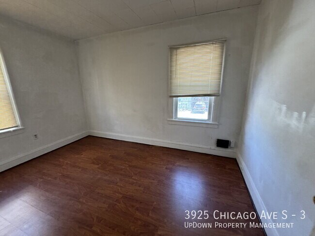Building Photo - 3925 Chicago Ave
