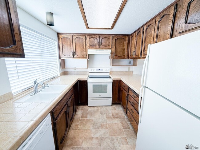 Building Photo - 10476 S Del Montes
