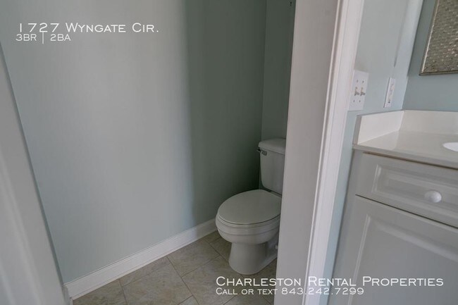 Building Photo - 1727 Wyngate Cir