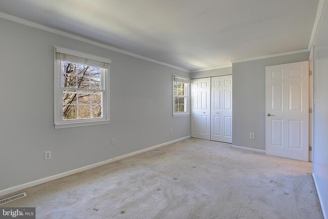 Building Photo - 1844 Sharwood Pl