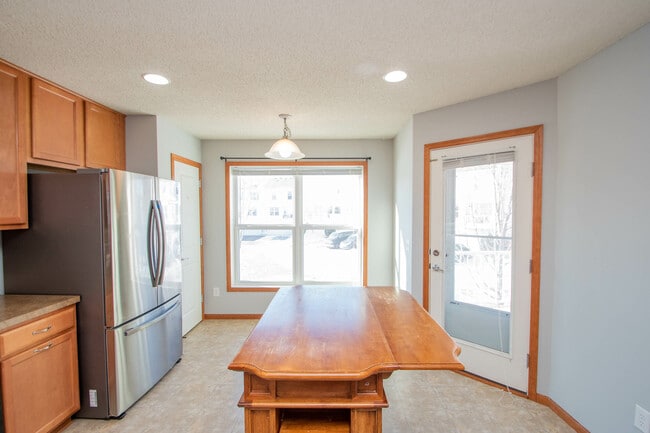 Building Photo - 15119 Fanning Dr N