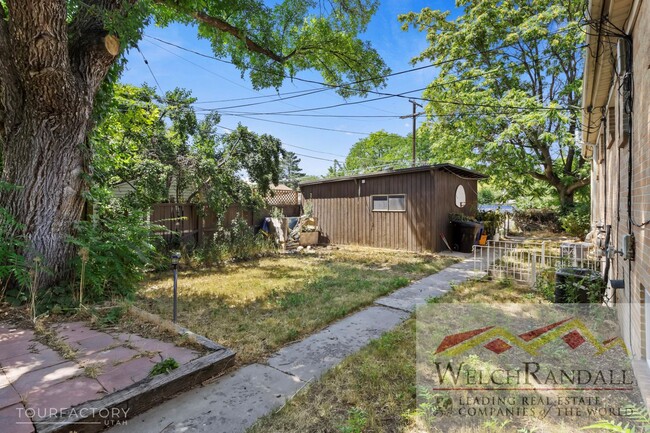 Building Photo - 3 Bed 2 Bath Millcreek Duplex.