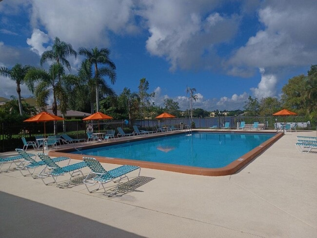 Building Photo - 5319 Tennis Ln