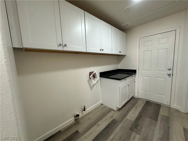 Building Photo - 6504 Eagle Creek Ln