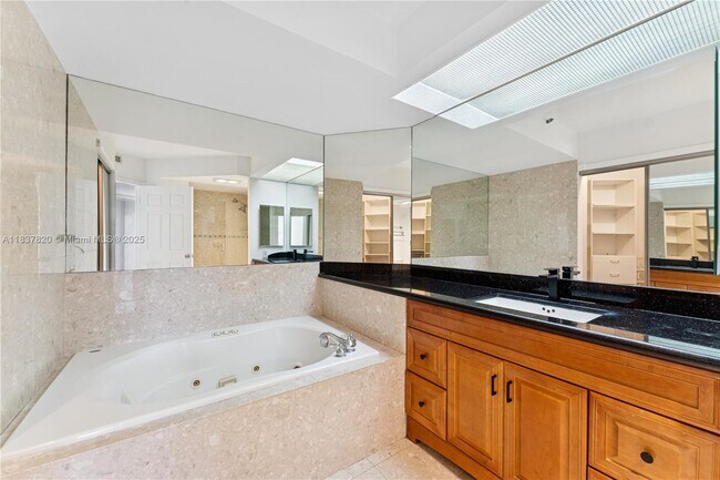 Building Photo - 20185 E Country Club Dr