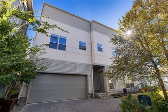 Building Photo - 162 Vieux Carre Dr