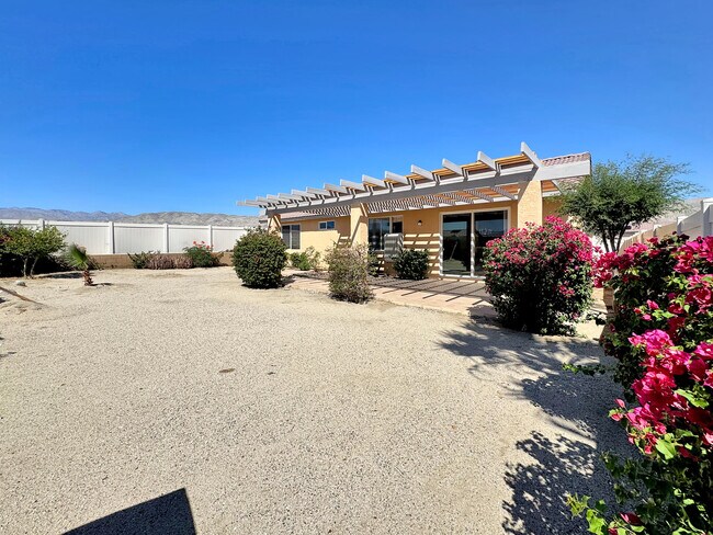 Building Photo - 11693 Mountain Hawk Ln