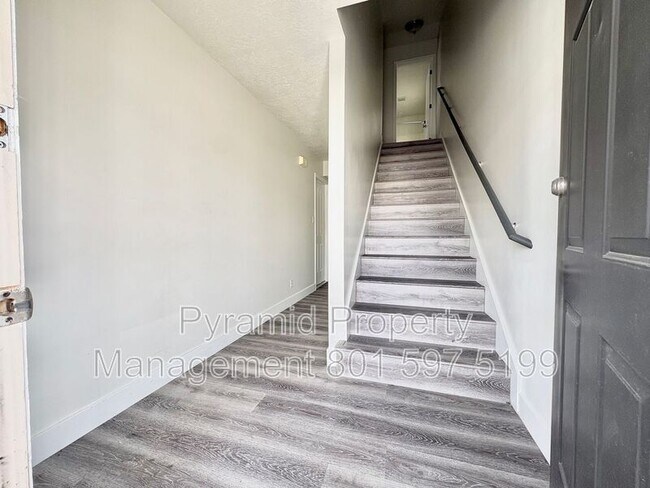 Building Photo - 3183 S 945 E