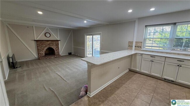 Building Photo - 639 Heather Ln