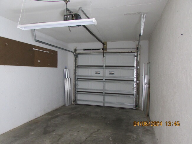 Building Photo - 1128 Mary Joye Ave