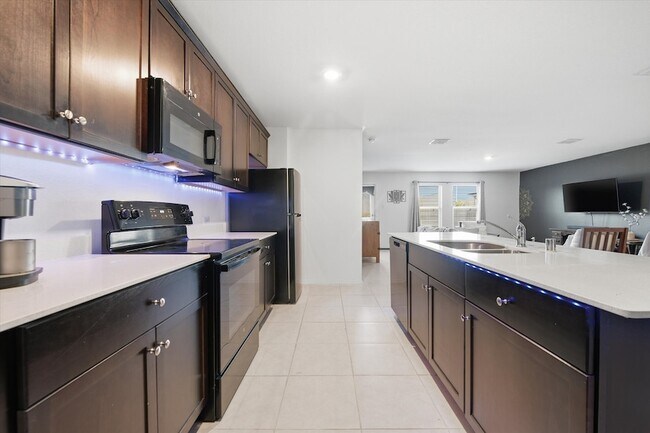 Building Photo - 1393 Beach Dr