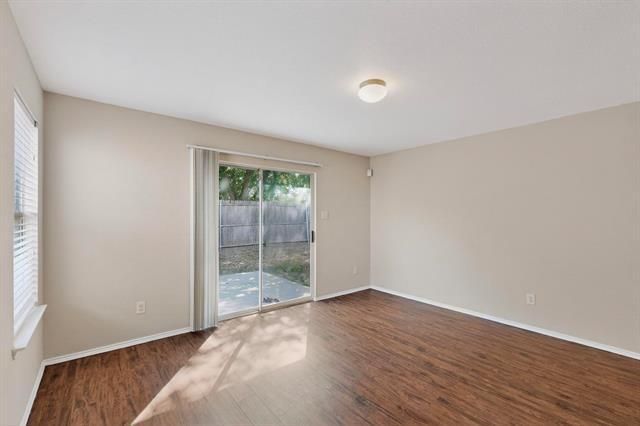 Building Photo - 9120 Sun Haven Way