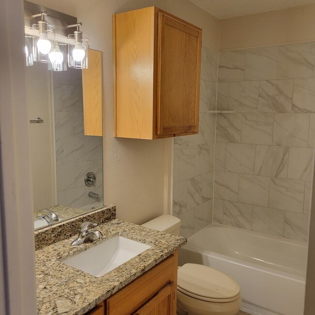 Building Photo - 5806 Silver Sage Dr