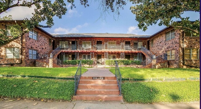 Primary Photo - Historic 2 bed, 1 bath Apartment in Covete...