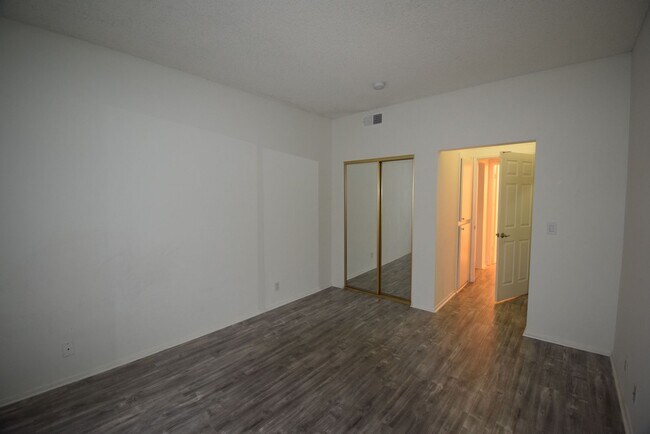 Building Photo - 11594 Moorpark St