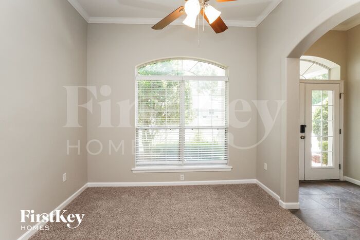 Building Photo - 874 Club Hills Dr