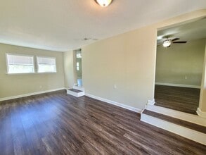 Building Photo - 307 Hermey Ave