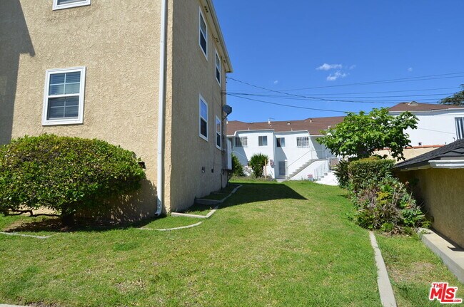 Building Photo - 6116 Overhill Dr
