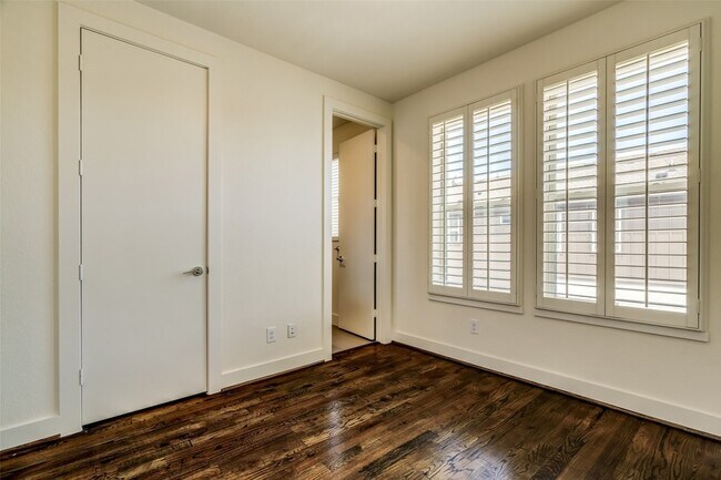 Building Photo - 4211 Rawlins St