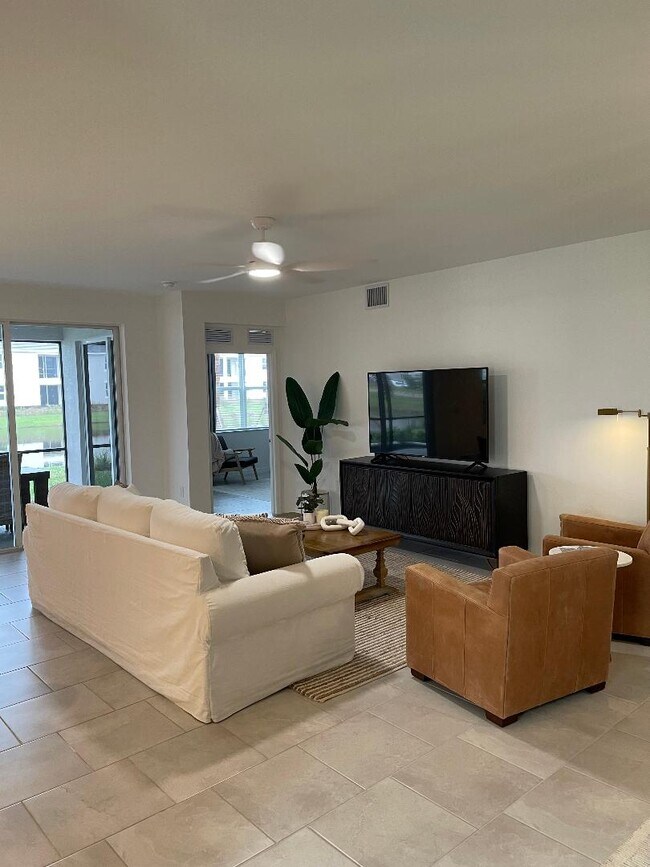 Building Photo - 5739 Oakmont Ct