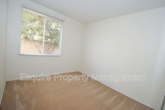 Building Photo - 1821 La Quinta Ln