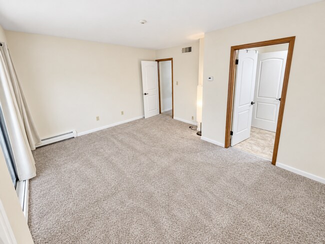 Building Photo - 4000 W Rivers Edge Cir