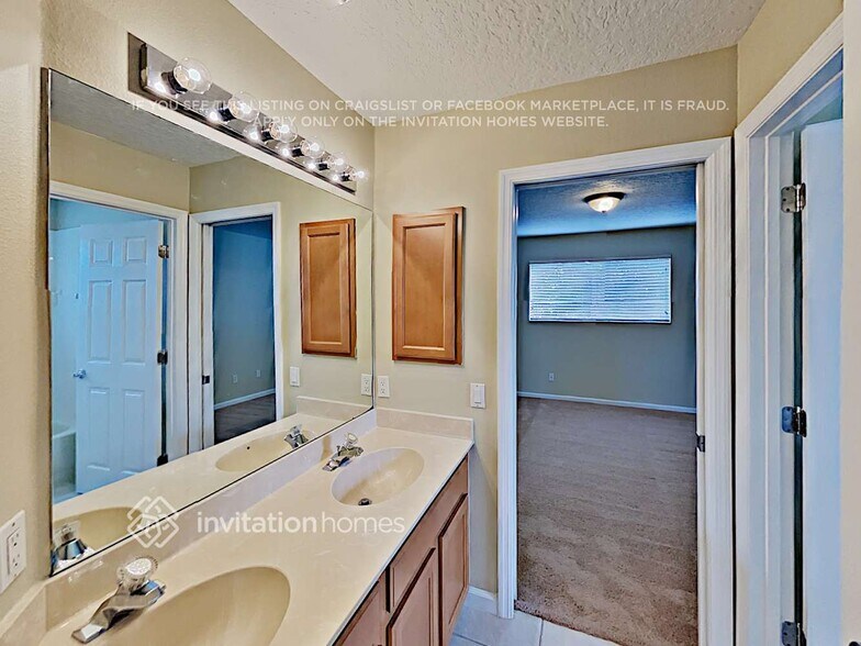 Building Photo - 638 Johns Landing Way