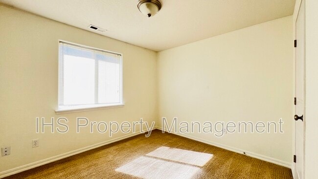 Building Photo - 5718 Westport Ln