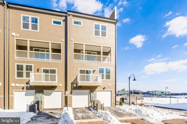 Building Photo - 44592 Strabane Ter