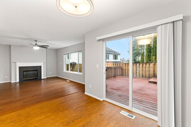 Building Photo - BETHANY 5 bedroom 3 full bath- Beaverton School District- Nike