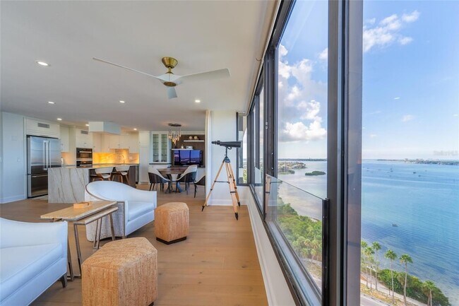 Building Photo - 770 S Palm Ave