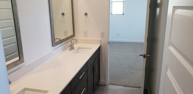 Building Photo - 6 month NEW BELLAMY!