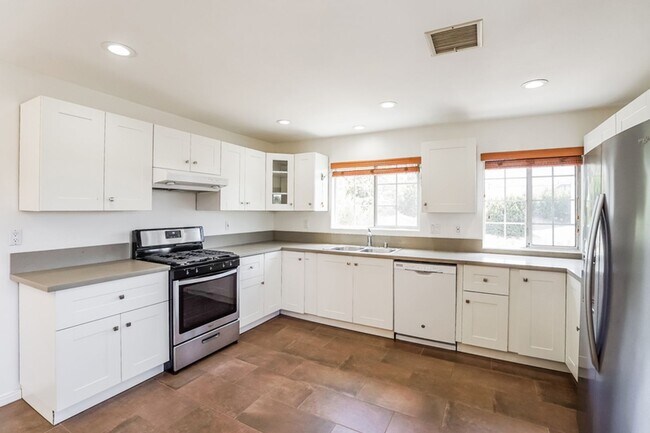 Building Photo - Washington Duplex