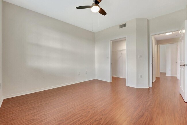 Building Photo - 15055 Michelangelo Blvd