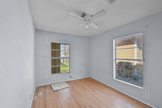 Building Photo - 1905 9th St