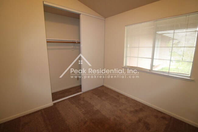 Building Photo - Nice 3bd/2ba House with 2 Car Garage near Bell & Rio Linda Blvd